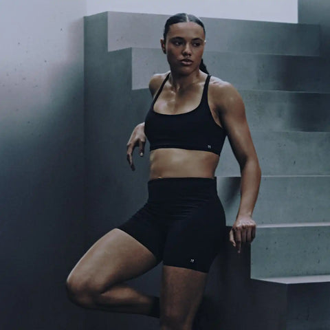 01 - LUNA PERFORMANCE SHORT
