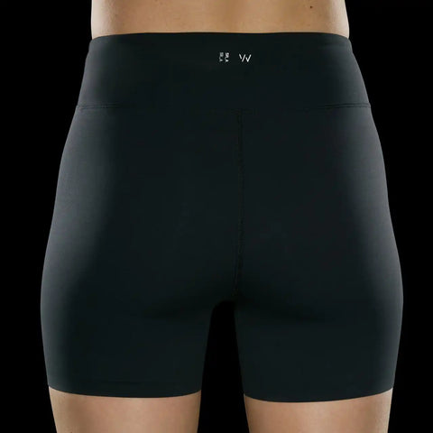 01 - LUNA PERFORMANCE SHORT